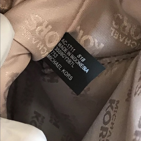 NWT Michael Kors Emmy backpack&wallet set - Picture 6 of 8